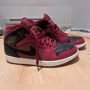 Men's Air Jordan Retro 1 Mid: Red/Gym Red/Summit White (Size 9)